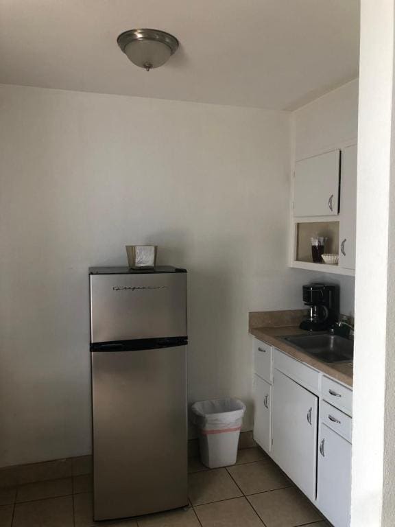 One-Bedroom Bungalow room - Image 1