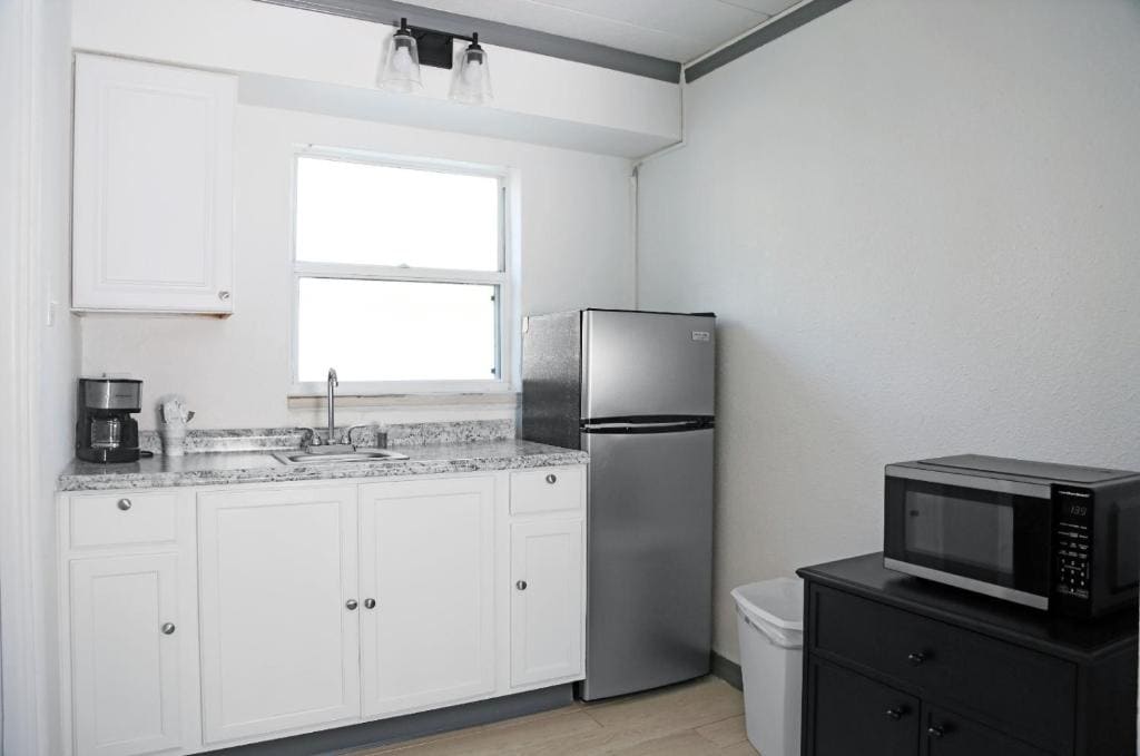 Queen Studio room - Image 3