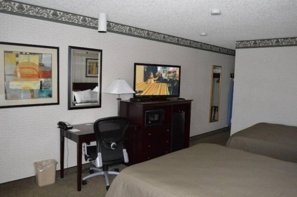Double Room with Two Double Beds room - Image 3