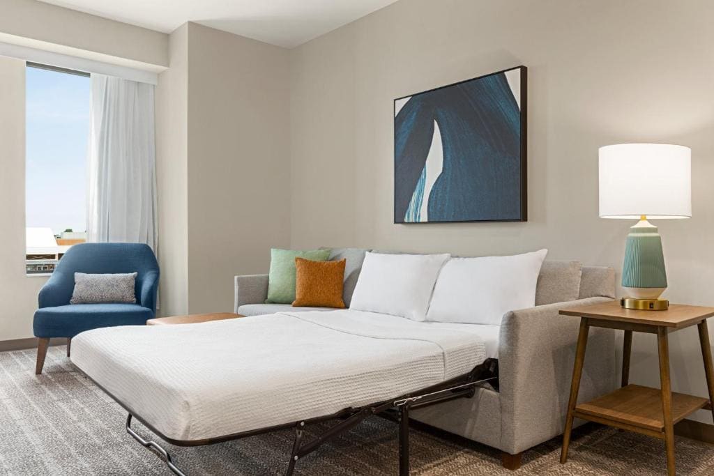 One-Bedroom Suite room - Image 2