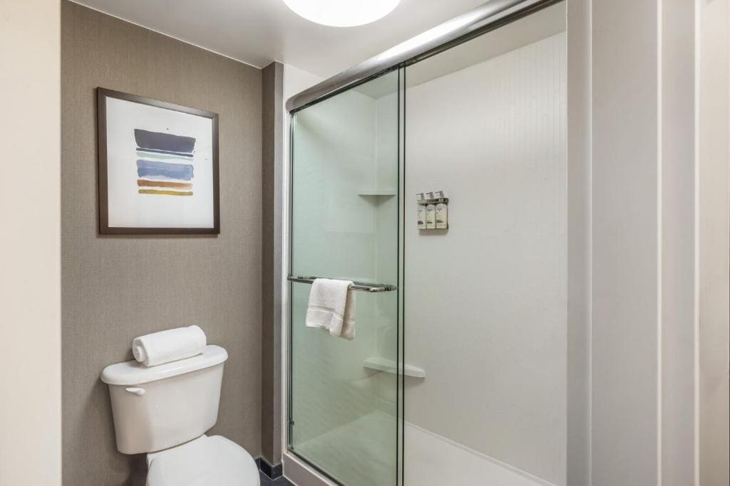One-Bedroom Suite room - Image 3