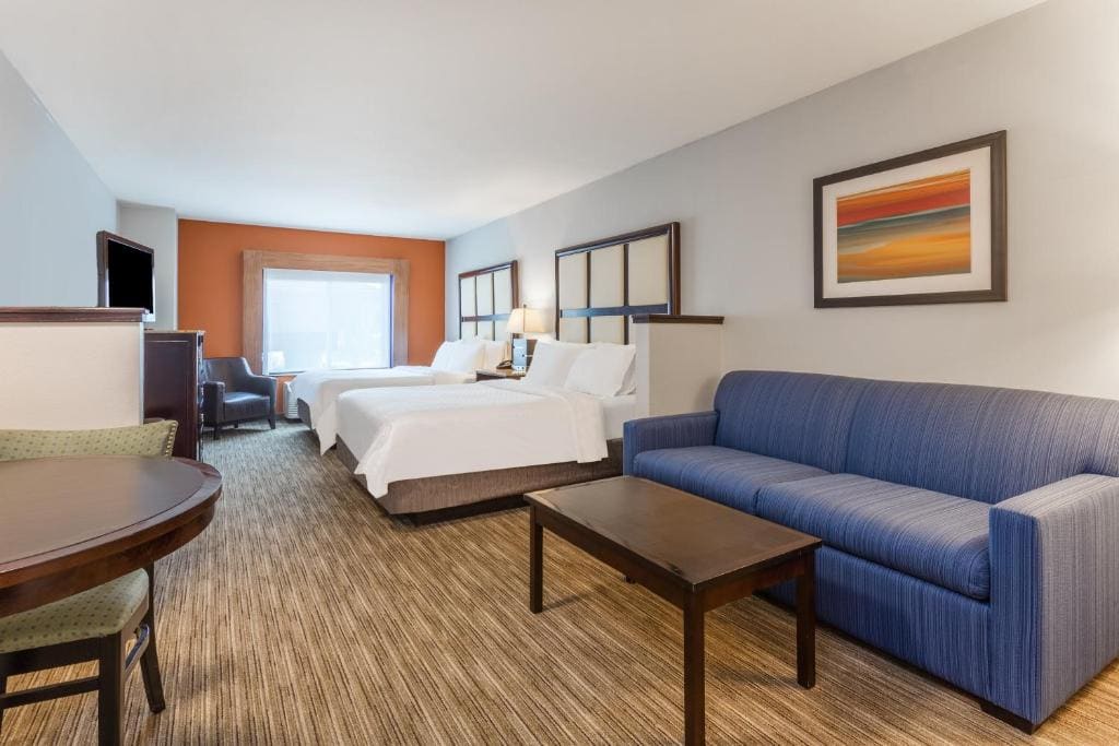 Double Suite with Two Double Beds - Non-Smoking room - Image 1