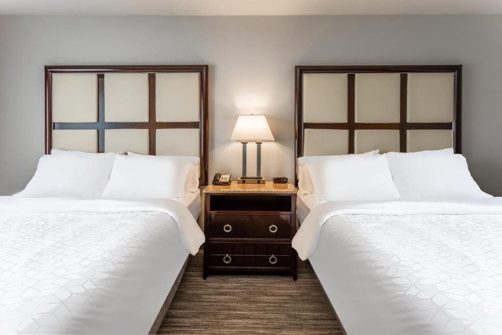 Standard Room with Two Queen Beds room - Image 1