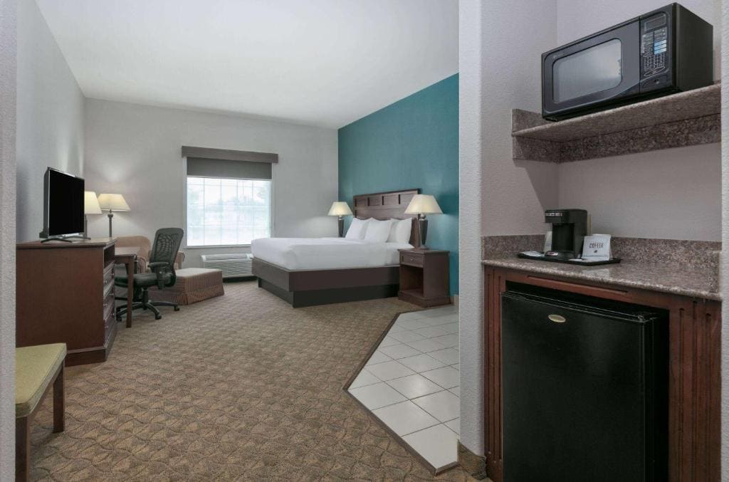 Deluxe King Room - Non-Smoking room - Image 1