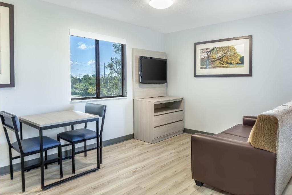 Deluxe King Room - Non-Smoking room - Image 2