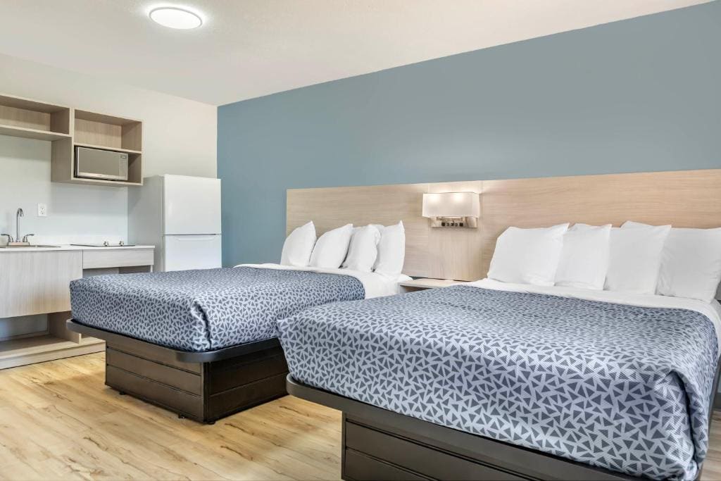 Efficiency Queen Room with Two Queen Beds - Non-Smoking room - Image 1
