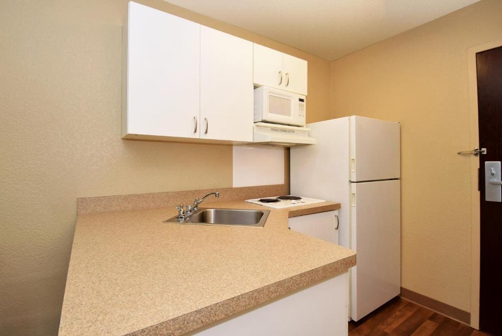 Studio with 1 King Bed - Non-Smoking room - Image 1