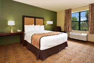 Studio with 2 Queen Beds - Non-Smoking room - Image 2