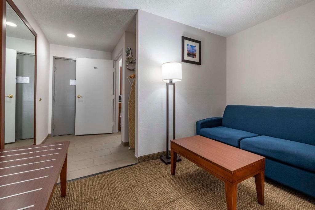 Triple Room with Sofa Bed - Non Smoking room - Image 1