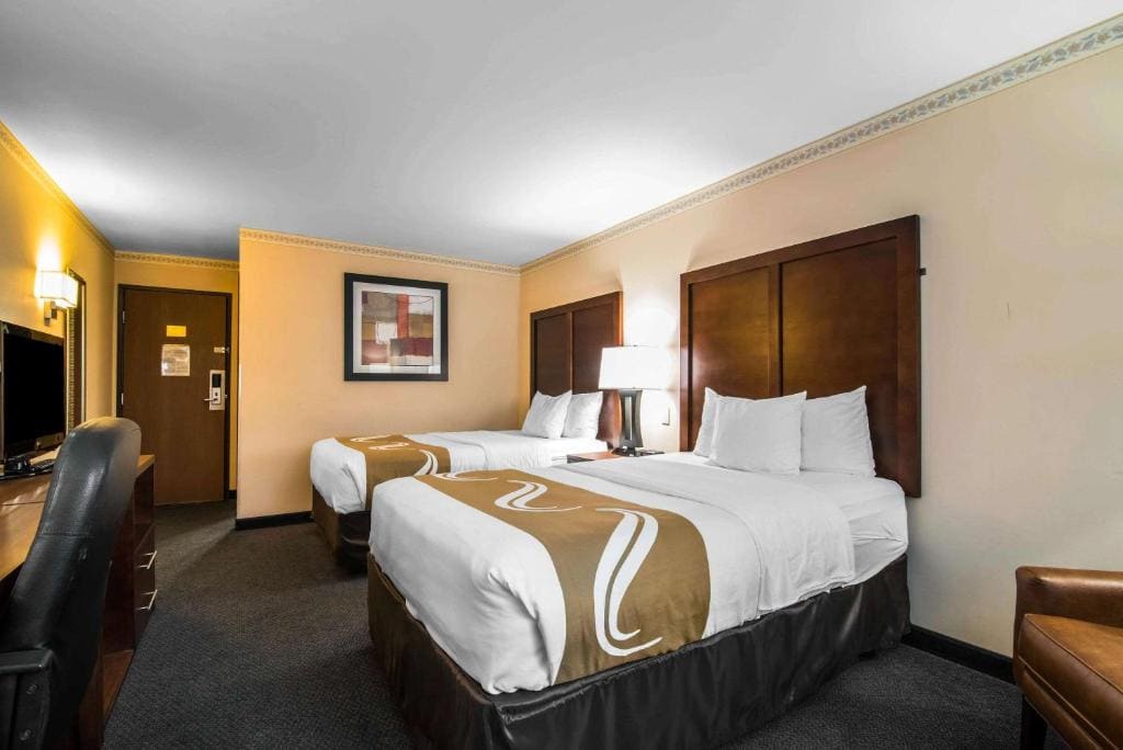 Double Room with Two Double Beds - Non-Smoking room - Image 1