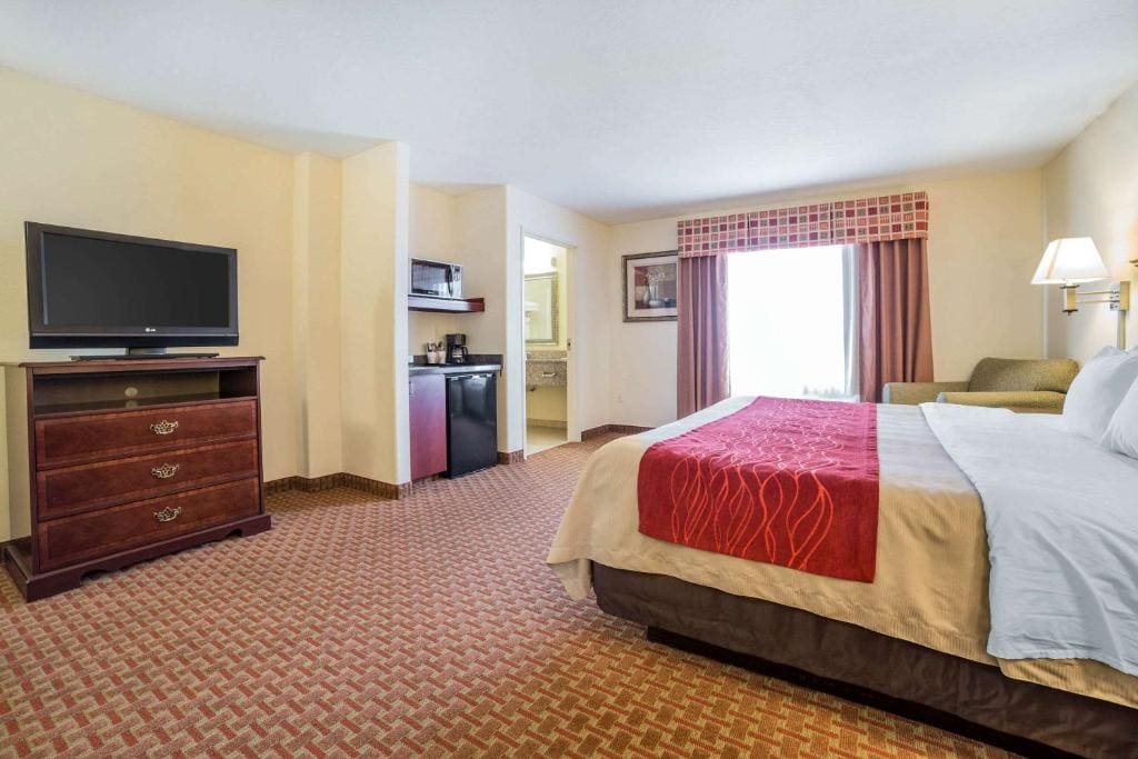 King Suite - Non-Smoking room - Image 1