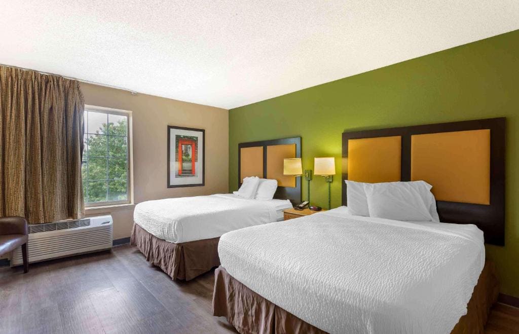 2 Queen Beds | Non-Smoking, Kitchen room - Image 2