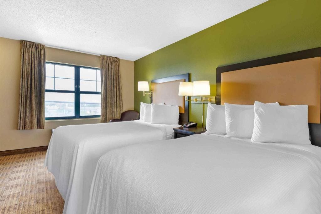 Studio with 2 Double Beds - Non-Smoking room - Image 3
