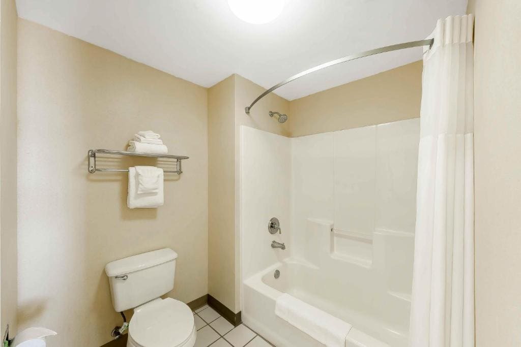 King Room - Accessible/Non-Smoking room - Image 1