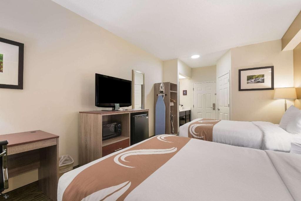 Double Room with Two Double Beds - Non-Smoking room - Image 3