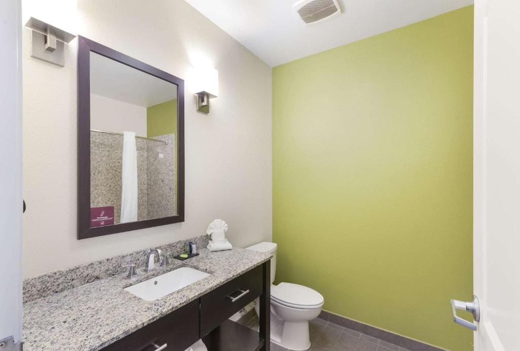 King Room - Non-Smoking room - Image 2