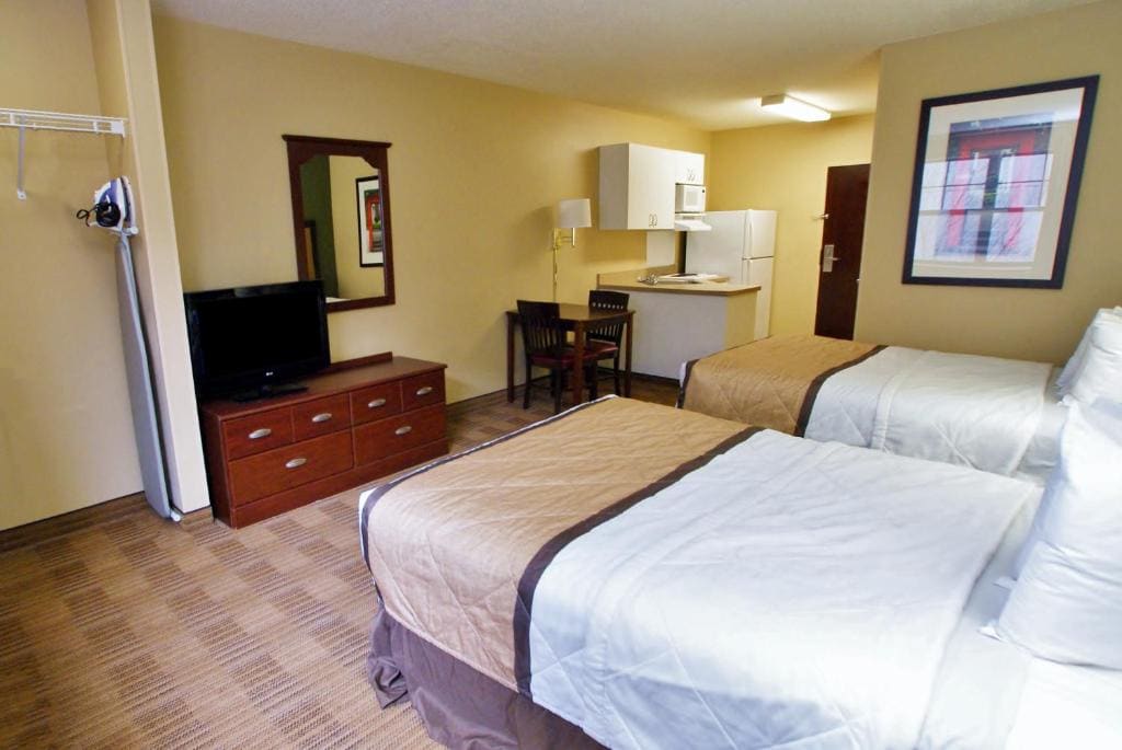 Studio with 2 Double Beds - Non-Smoking room - Image 3