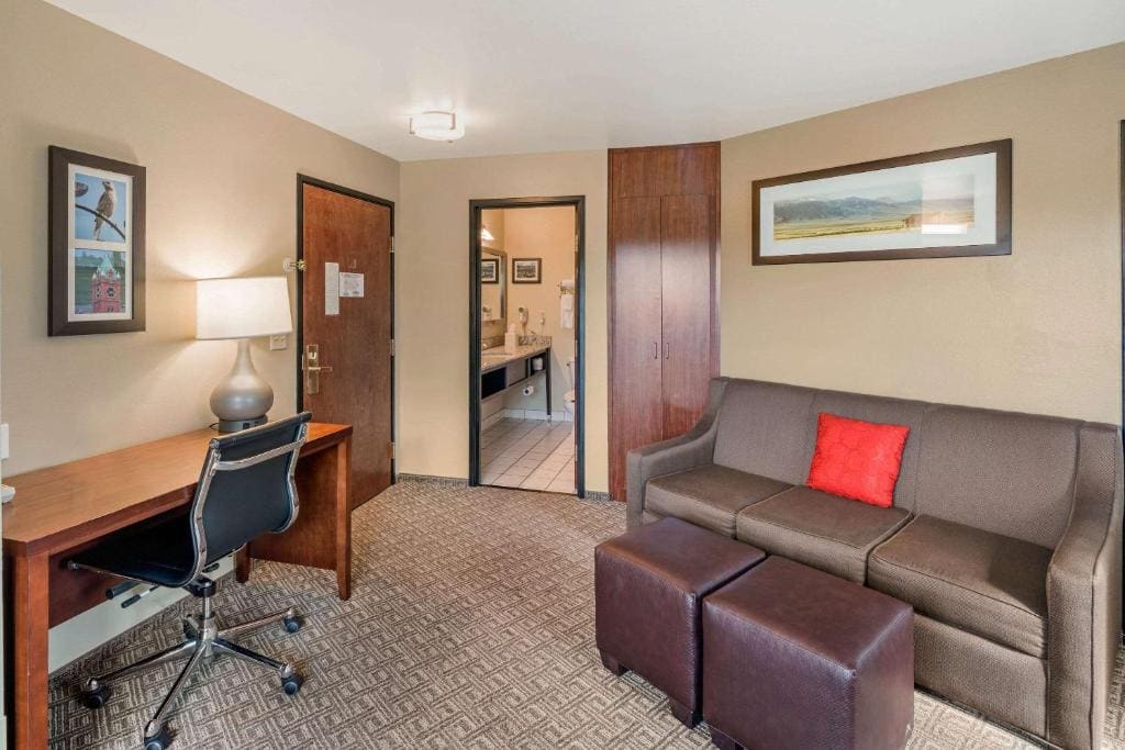 King Suite - Non-Smoking room - Image 1