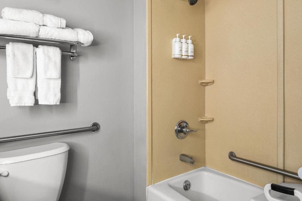 King Room - Non-Smoking room - Image 3
