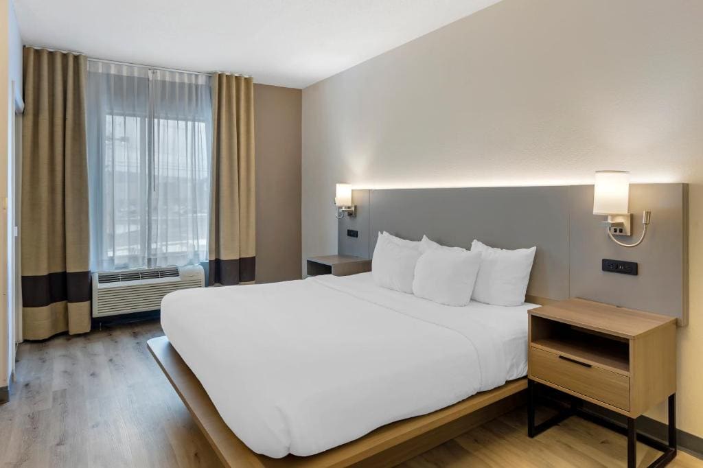 King Room - Non-Smoking room - Image 1