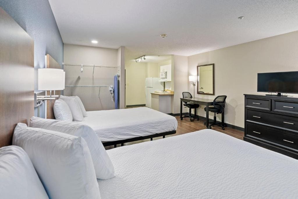 Studio with 2 Double Beds - Non-Smoking room - Image 2