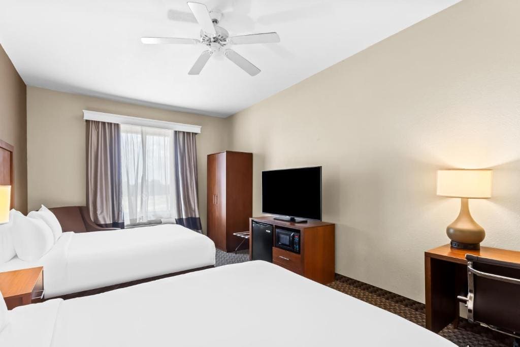Queen Room with Two Queen Beds - Accessible/Non-Smoking room - Image 1
