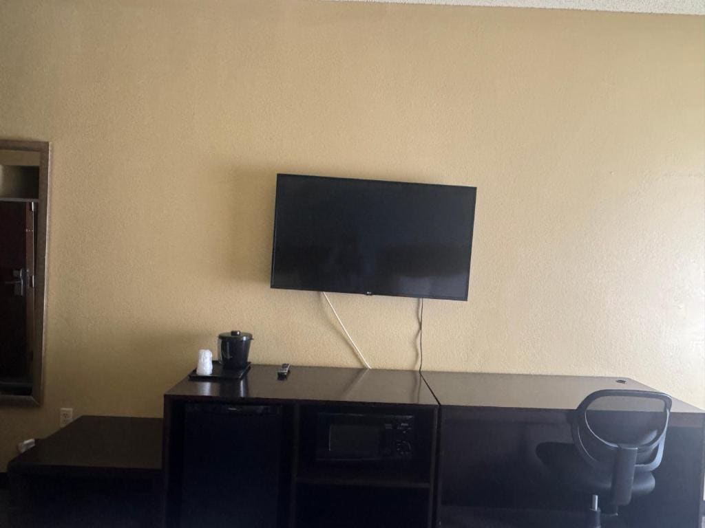 Double Room with Two Double Beds - Non-Smoking room - Image 1