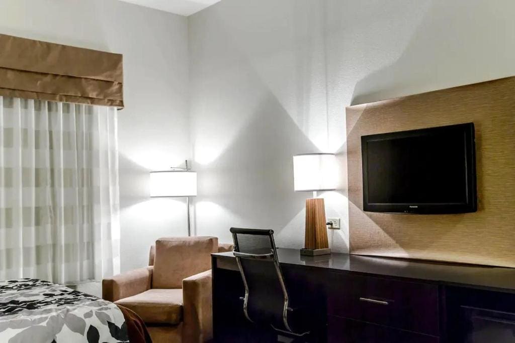 King Room - Accessible/Non-Smoking room - Image 1
