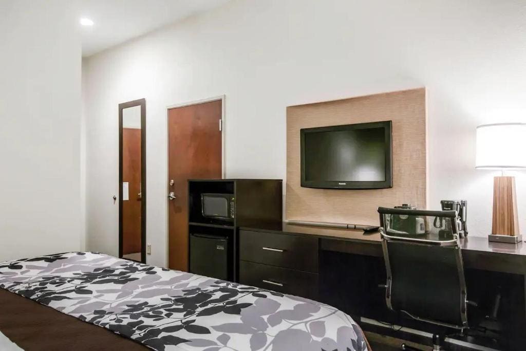 King Room - Accessible/Non-Smoking room - Image 2