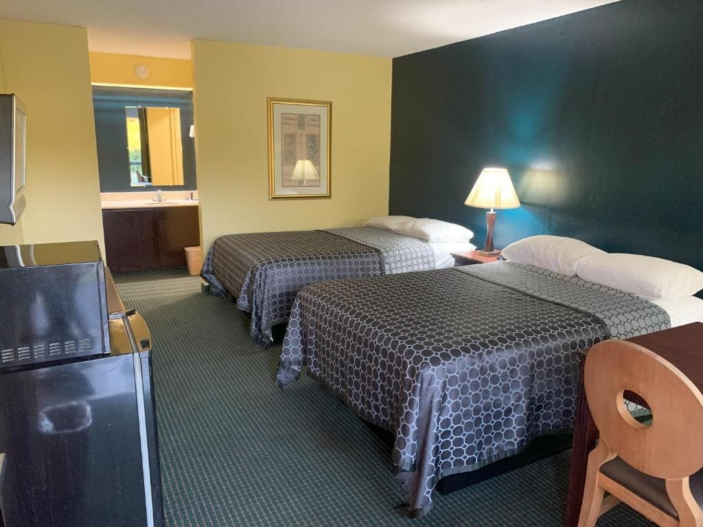 Double Room with Two Double Beds - Smoking room - Image 2