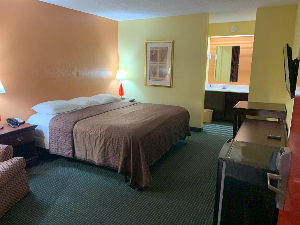 King Room - Non-Smoking room - Image 1