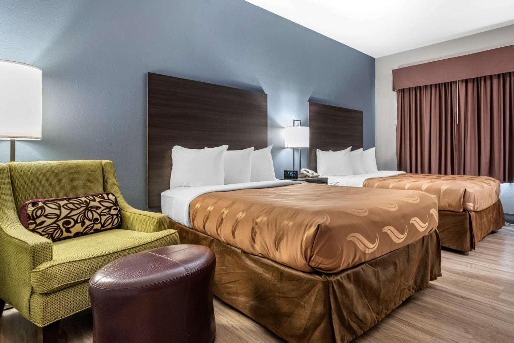 Double Room with Two Double Beds - Non-Smoking room - Image 1