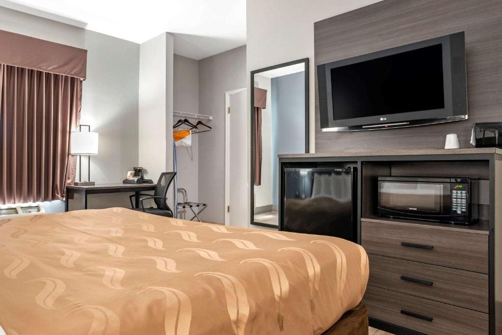 Standard King Room - Non-Smoking room - Image 2