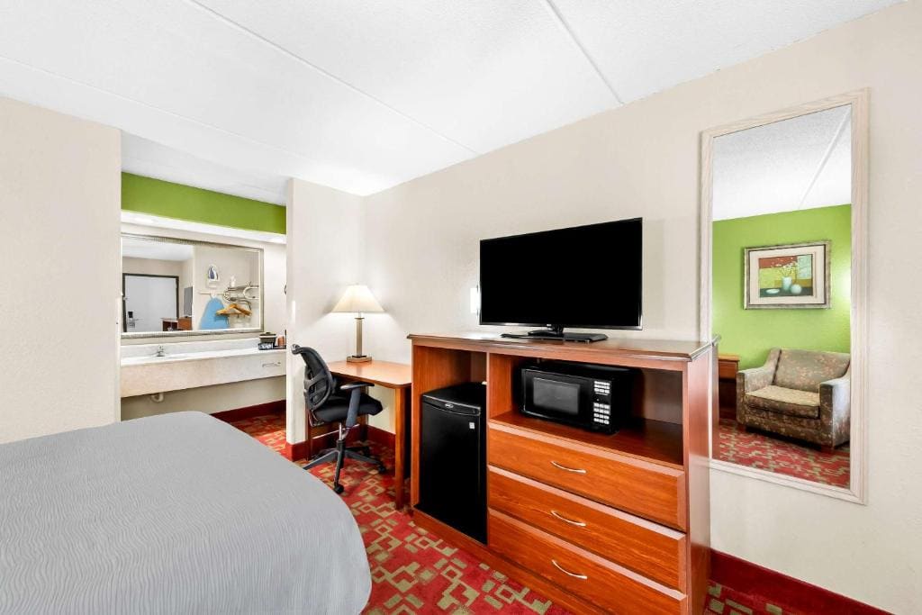 Double Room with Two Double Beds - Smoking room - Image 3