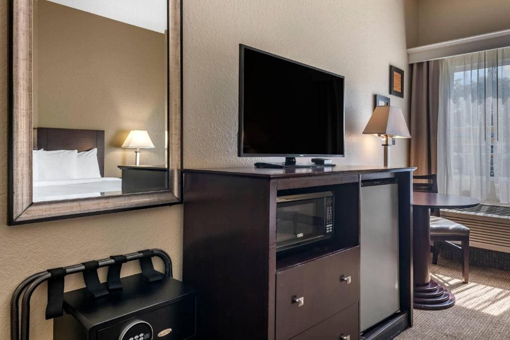 King Room - Non-Smoking room - Image 3