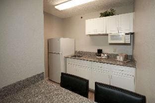 King Room - Non Smoking room - Image 3