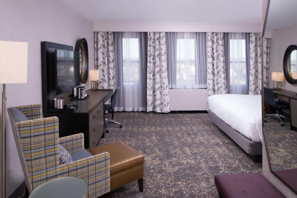 Queen Room with Two Queen Beds room - Image 3