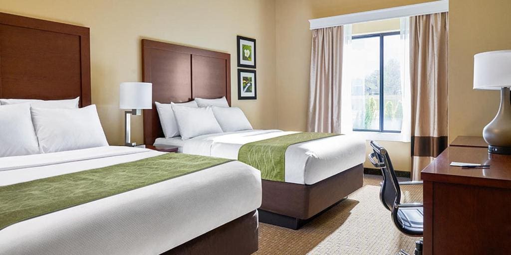 Queen Room with Two Queen Beds - Non-Smoking room - Image 1