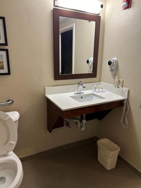 Room with Two Queen Beds - Accessible/Pet Friendly/Non-Smoking room - Image 1