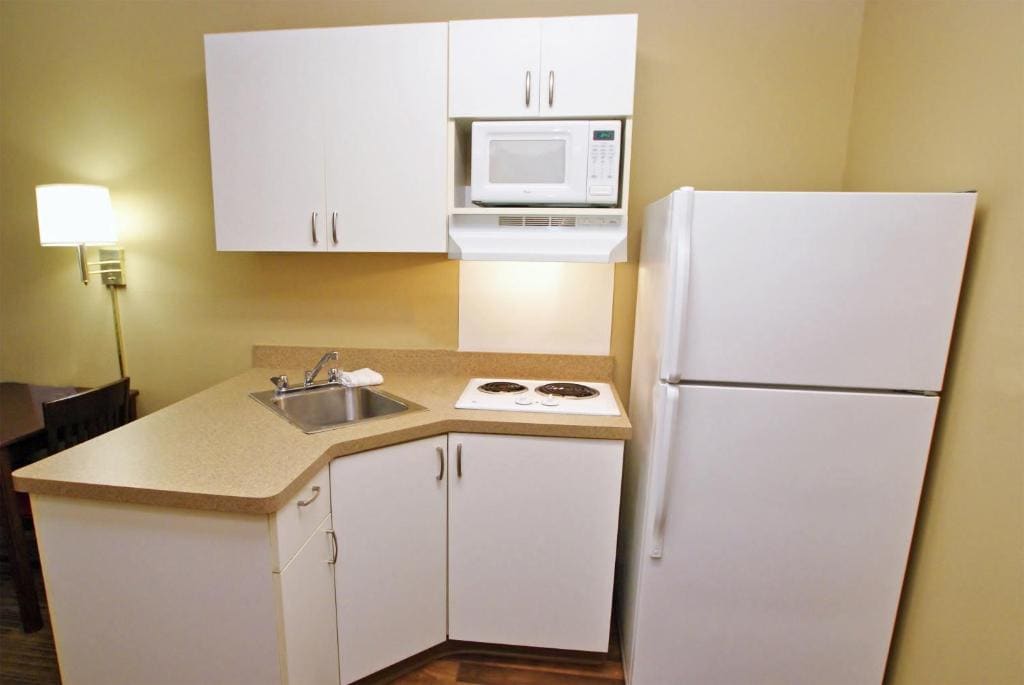 Studio with 2 Double Beds - Non-Smoking room - Image 2