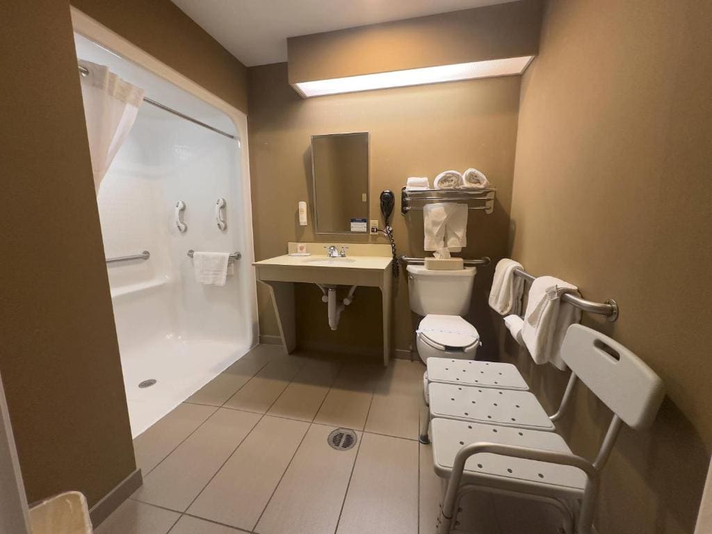 King Suite with Sofa Bed - Non Smoking room - Image 2
