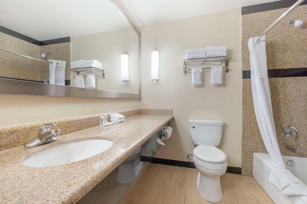 Junior Suite, 2 Queen Beds, Sofa Bed, Non Smoking room - Image 1