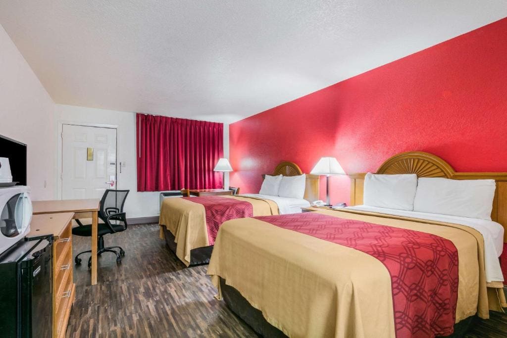 Double Room with Two Double Beds - Non-Smoking room - Image 2