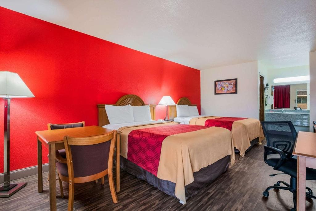 Double Room with Two Double Beds - Non-Smoking room - Image 1