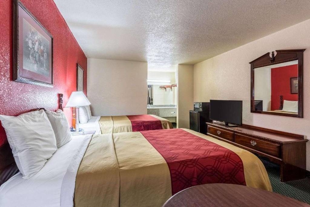 Double Room with Two Double Beds - Smoking room - Image 1
