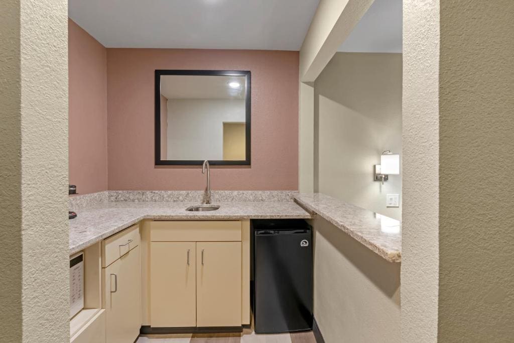 Superior King Room - Non Smoking room - Image 3