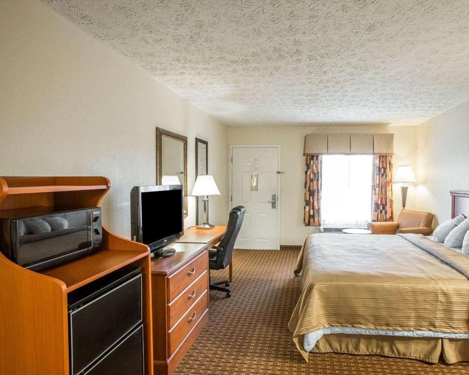 King Room - Non Smoking room - Image 2