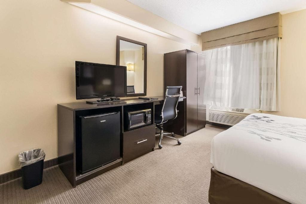Queen Room - Disability Access/Non-Smoking room - Image 1