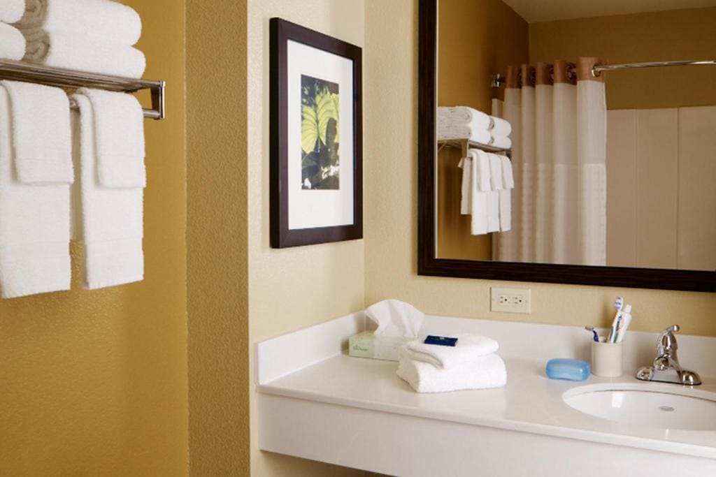 Studio with 2 Double Beds - Non-Smoking room - Image 3