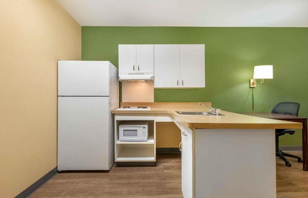 Studio with 2 Double Beds - Non-Smoking room - Image 3